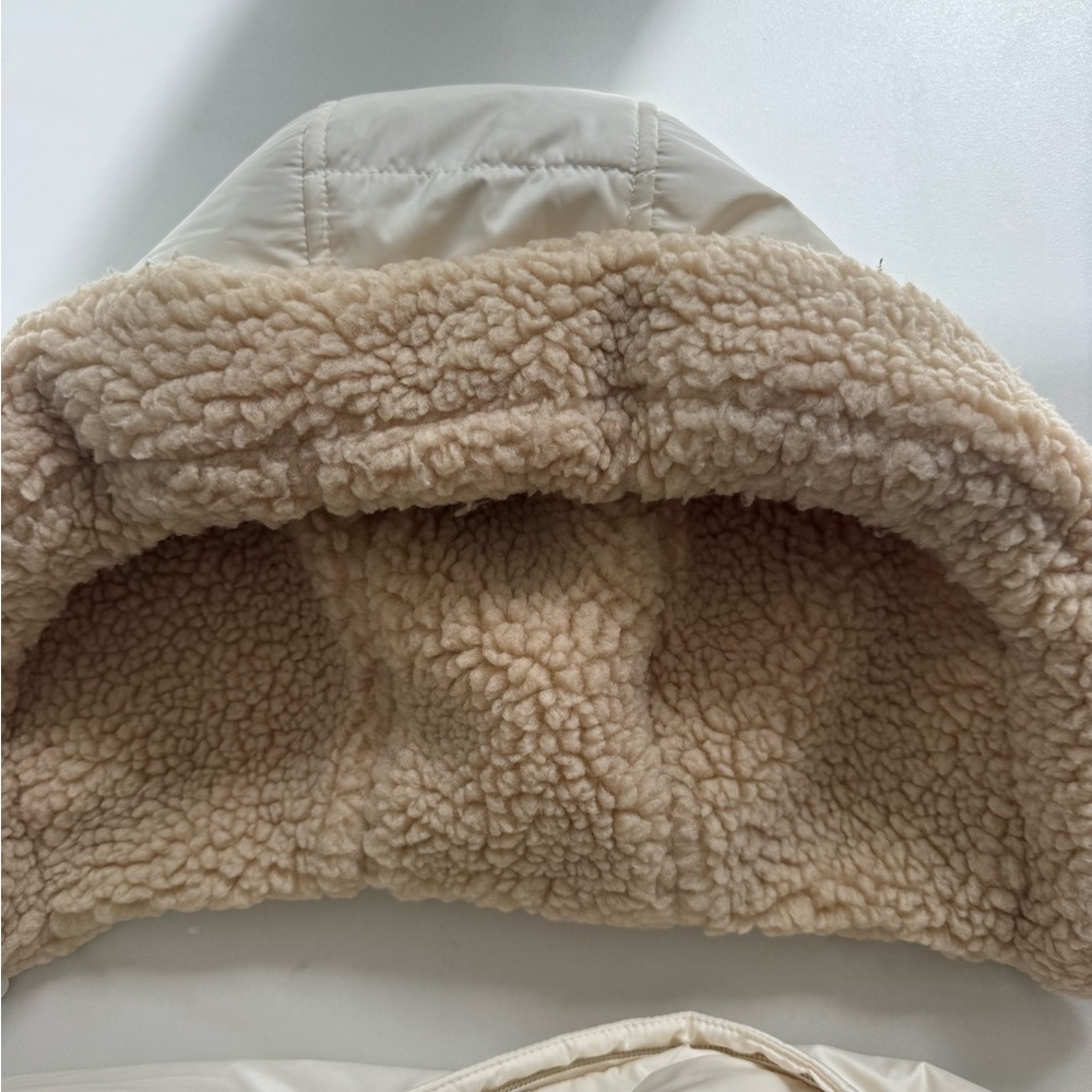 Coach Women's Off-White Hooded Puffer Jacket - Picture 7 of 15